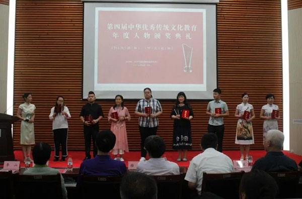 类姓人口多少_姓云全国人口有多少(2)