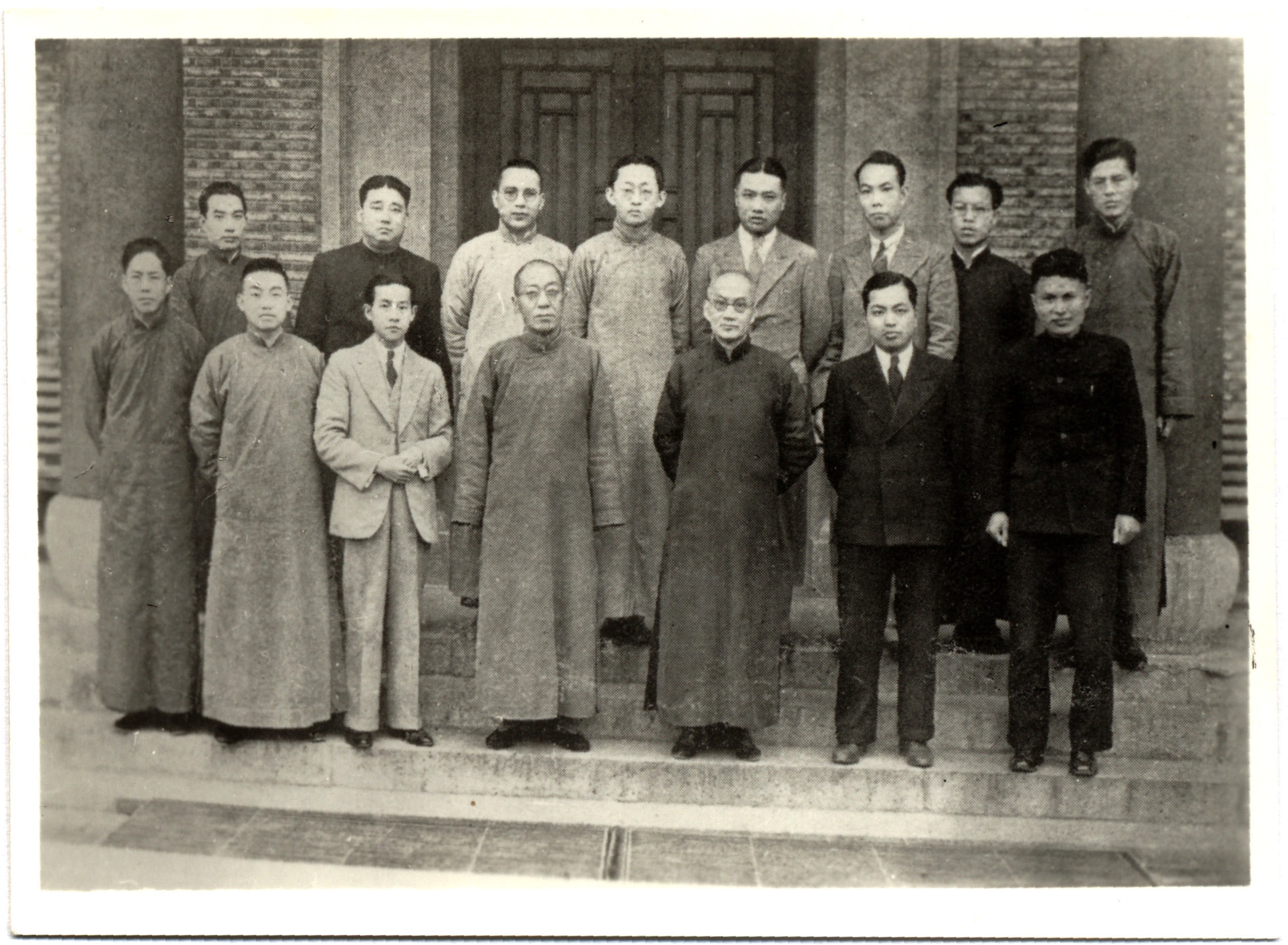 1936年，吕思勉与语文学会合影（左四吕思勉，左五张寿镛）